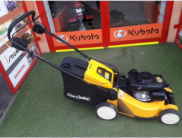 Cub Cadet XM2 DR46 Předváděcí kus